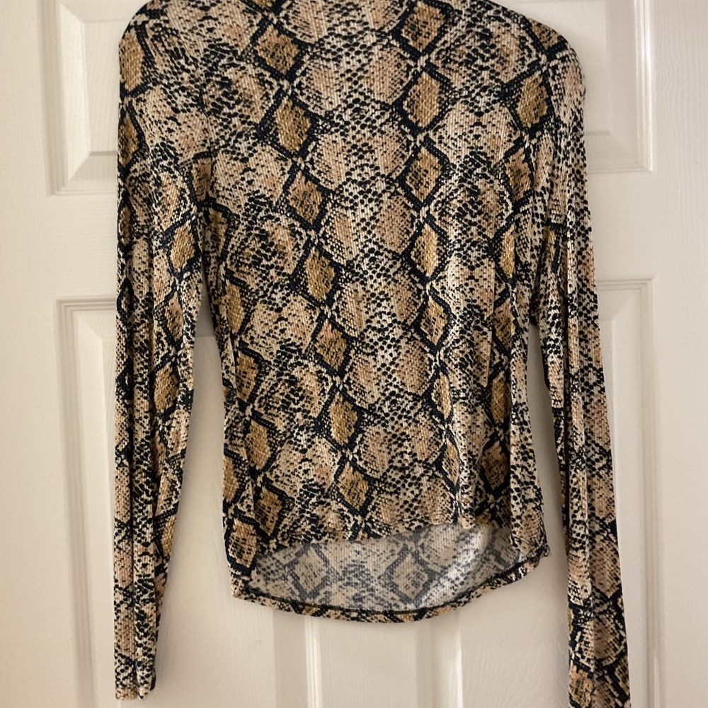 Stylish Snake Print Long Sleeve Top